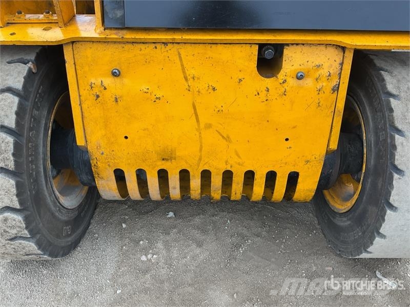 JCB TLT35D مناولات متداخلة