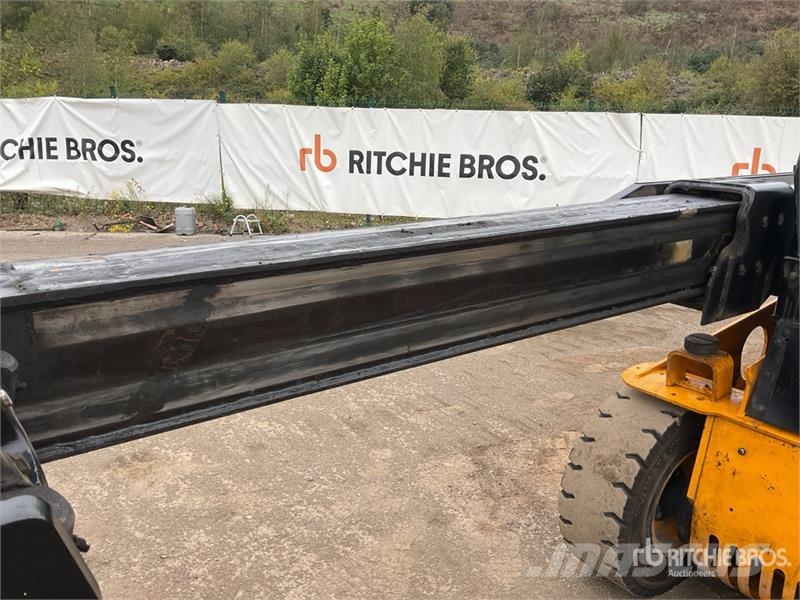 JCB TLT35D مناولات متداخلة