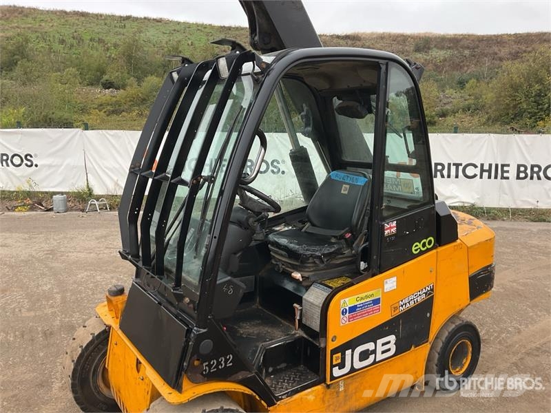 JCB TLT35D مناولات متداخلة