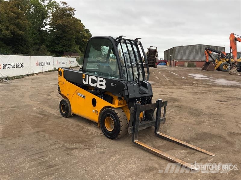 JCB TLT35D مناولات متداخلة