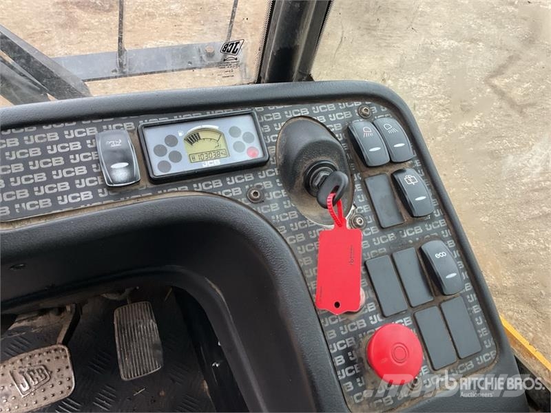 JCB TLT35D مناولات متداخلة