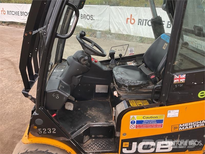 JCB TLT35D مناولات متداخلة