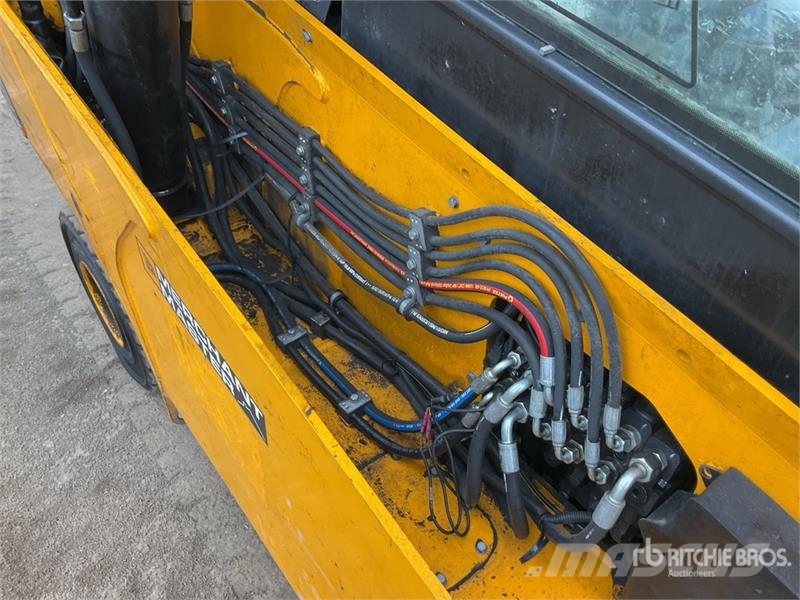 JCB TLT35D مناولات متداخلة