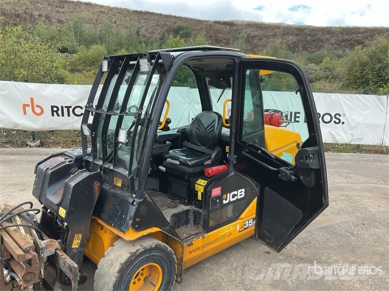 JCB TLT35D Teleskopiskie manipulatori