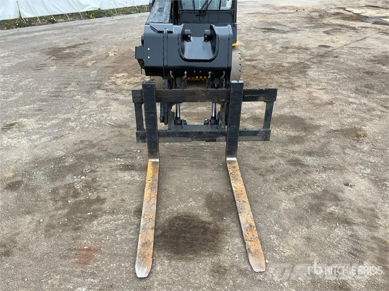 JCB TLT35D مناولات متداخلة