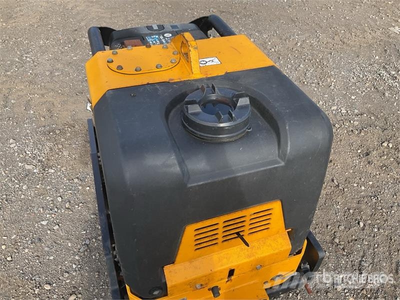 JCB VDM70 Walk Behind Roller Citi veltņi