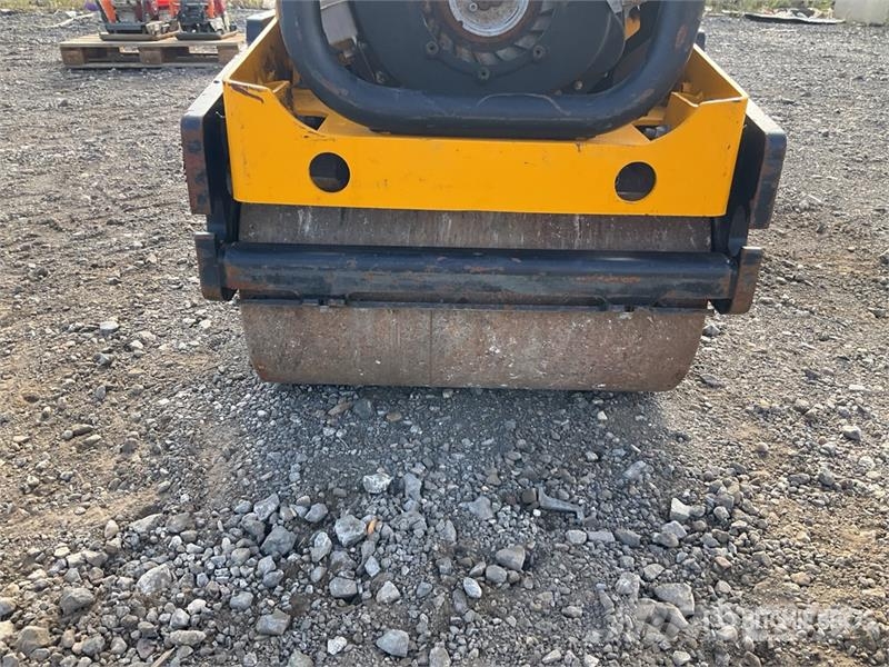 JCB VDM70 Walk Behind Roller Citi veltņi