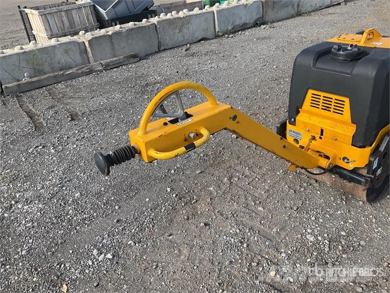 JCB VDM70 Walk Behind Roller Citi veltņi