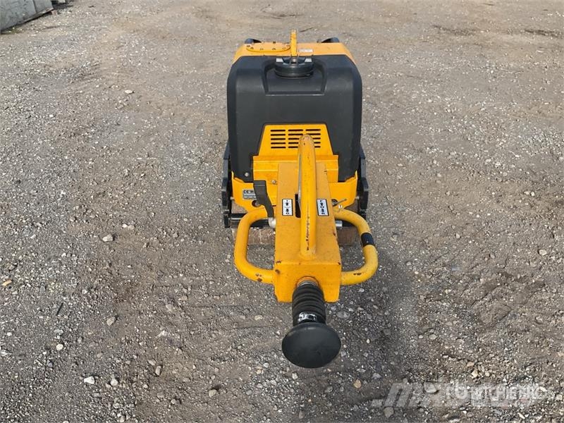 JCB VDM70 Walk Behind Roller Citi veltņi