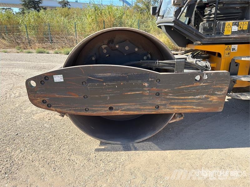 JCB VM115 Compacteur Monocylindre Smooth Drum Compacto Rouleaux monocylindre