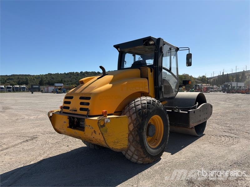 JCB VM115 Compacteur Monocylindre Smooth Drum Compacto Rouleaux monocylindre