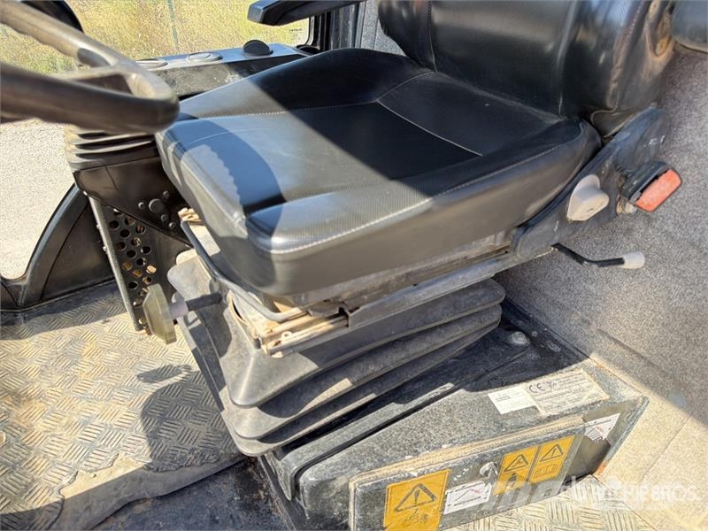 JCB VM115 Compacteur Monocylindre Smooth Drum Compacto Rouleaux monocylindre