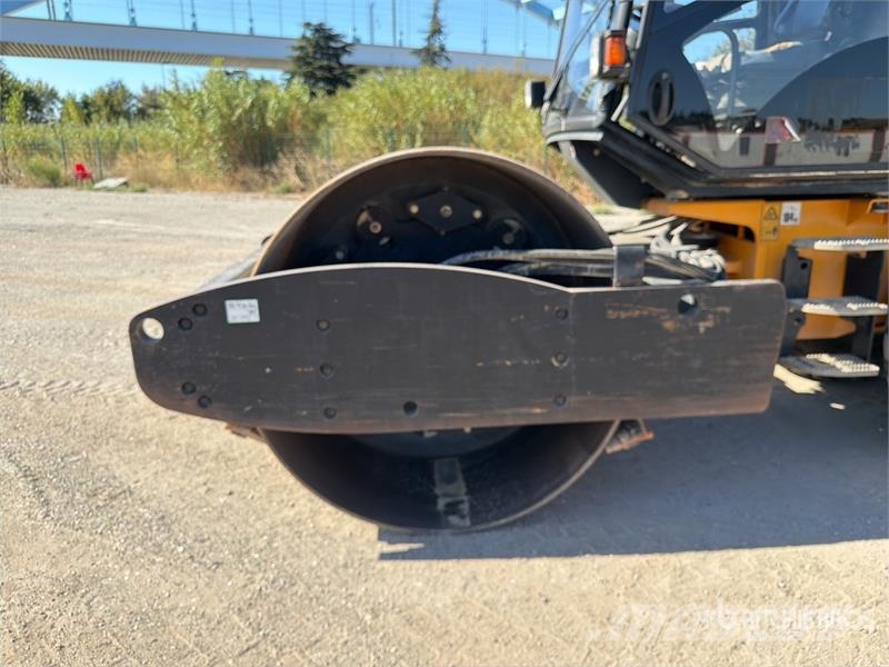 JCB VM115HD Compacteur Monocylindre Smooth Drum Compac Rouleaux monocylindre