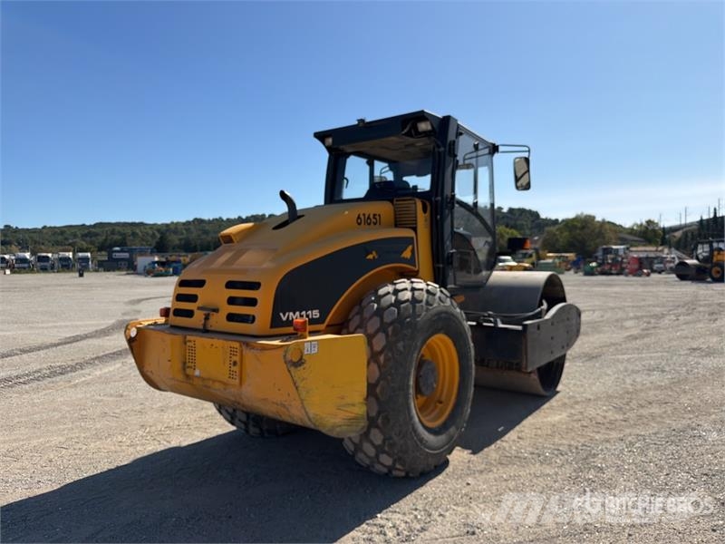 JCB VM115HD Compacteur Monocylindre Smooth Drum Compac Rouleaux monocylindre