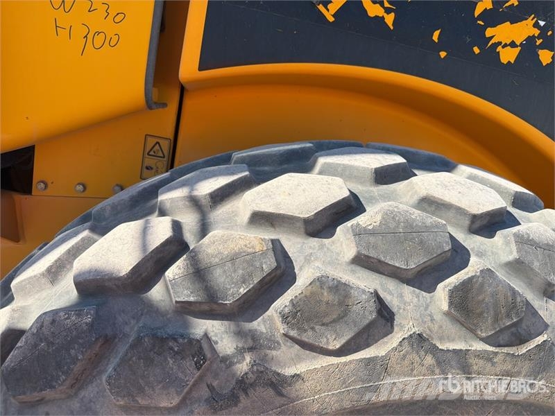 JCB VM115HD Compacteur Monocylindre Smooth Drum Compac Rouleaux monocylindre
