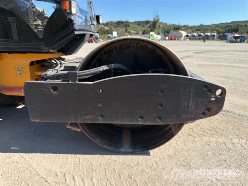 JCB VM115HD Compacteur Monocylindre Smooth Drum Compac Rouleaux monocylindre
