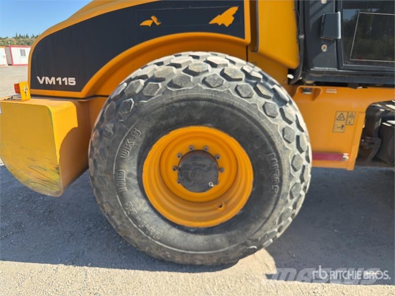 JCB VM115HD Compacteur Monocylindre Smooth Drum Compac Rouleaux monocylindre