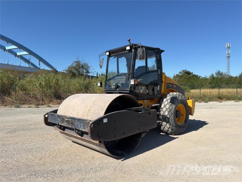 JCB VM115HD Compacteur Monocylindre Smooth Drum Compac Rouleaux monocylindre