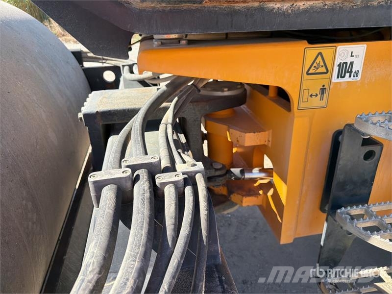 JCB VM115HD Compacteur Monocylindre Smooth Drum Compac Rouleaux monocylindre