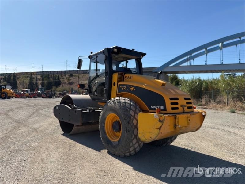 JCB VM115HD Compacteur Monocylindre Smooth Drum Compac Rouleaux monocylindre