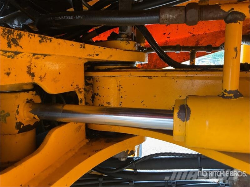 JCB Wheel Loader لوادر بعجل