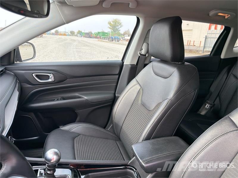 Jeep Compass 1.3 Compass 1.3 96 KW Night Eagle SUV Cars