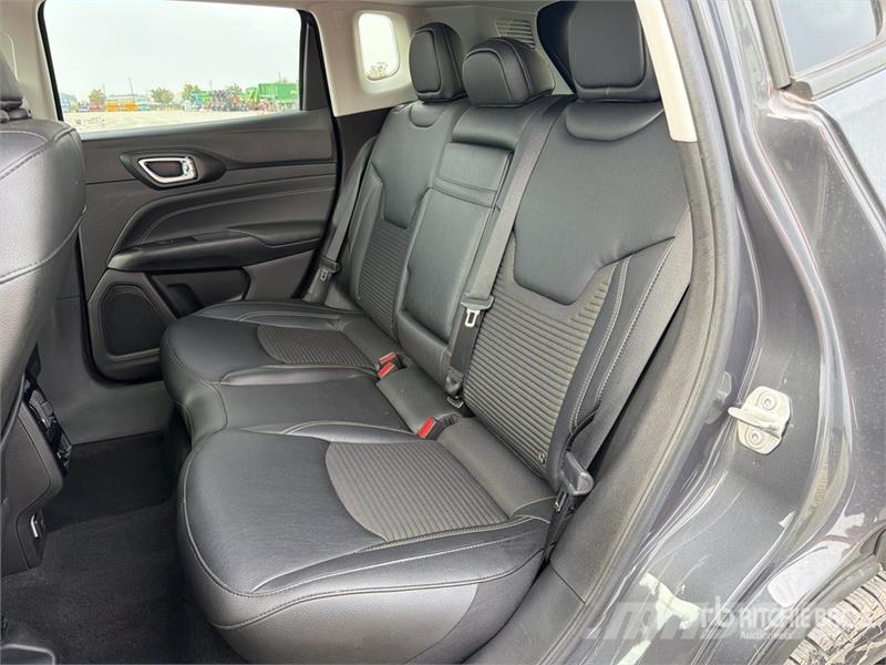 Jeep Compass 1.3 Compass 1.3 96 KW Night Eagle SUV Cars