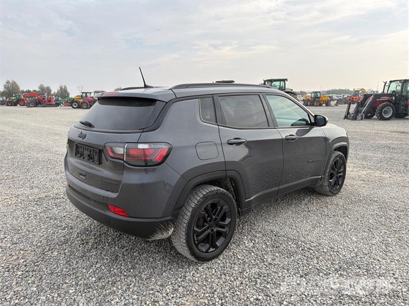 Jeep Compass 1.3 Compass 1.3 96 KW Night Eagle SUV Cars