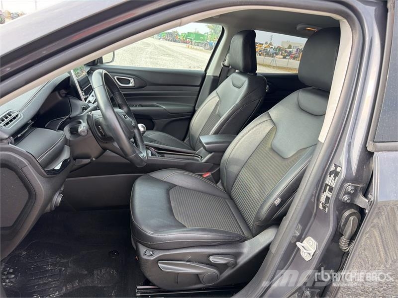 Jeep Compass 1.3 Compass 1.3 96 KW Night Eagle SUV Cars