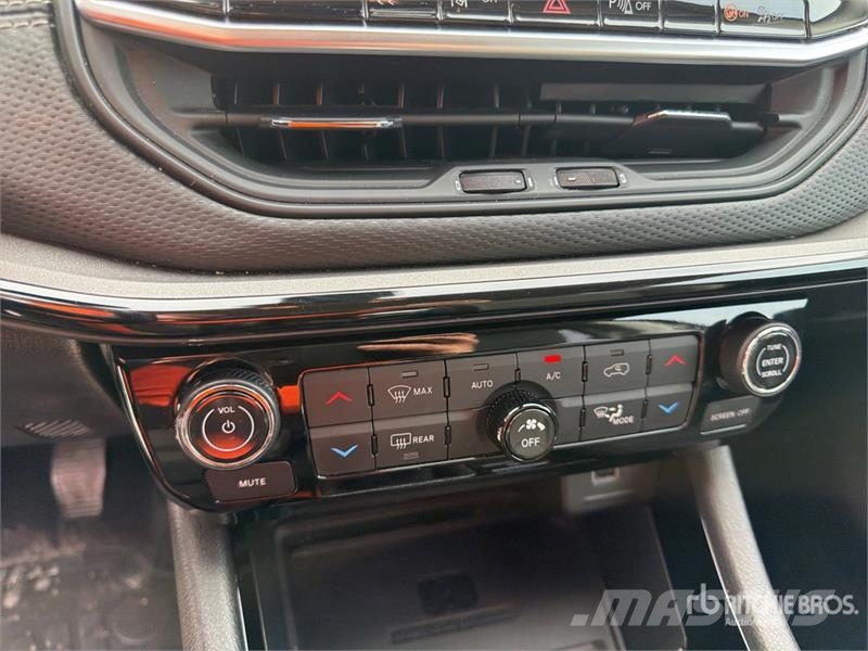Jeep Compass 1.3 Compass 1.3 96 KW Night Eagle SUV Cars