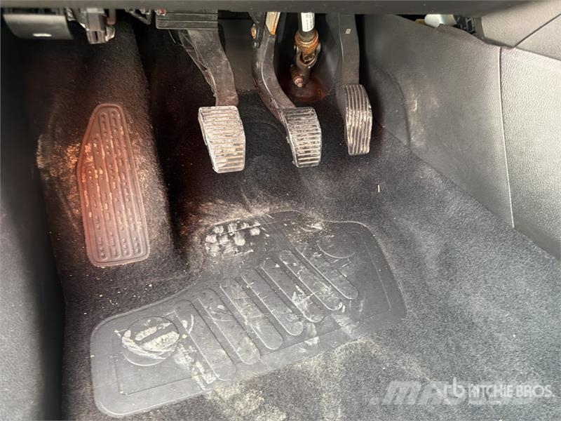 Jeep Compass 1.3 Compass 1.3 96 KW Night Eagle SUV Cars