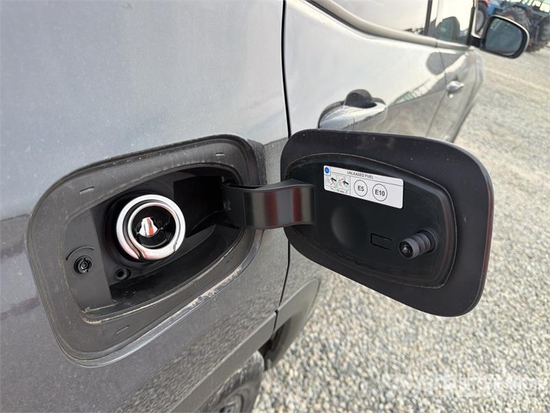 Jeep Compass 1.3 Compass 1.3 96 KW Night Eagle SUV Cars