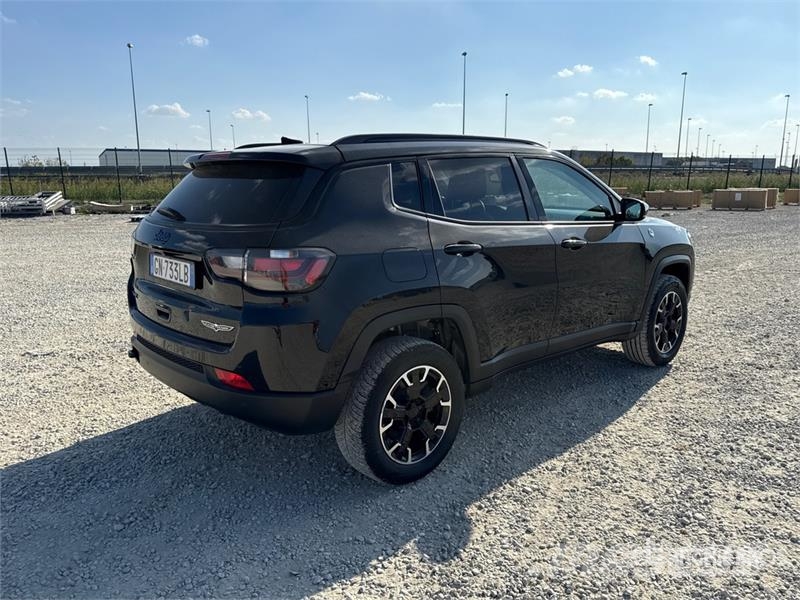 Jeep Compass 4x4 Plug-In Hybrid 1.3 T4 PHEV AT6 4XE TRA Avtomobili