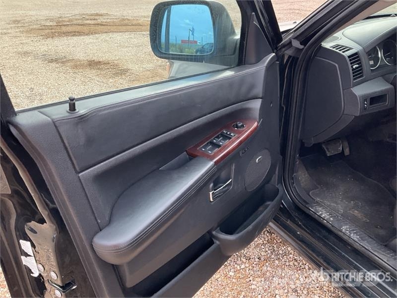 Jeep Grand Cherokee 4WD SUV Cars