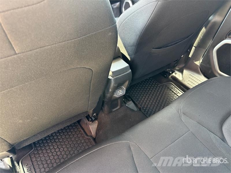 Jeep Renegade 4WD SUV Automobili