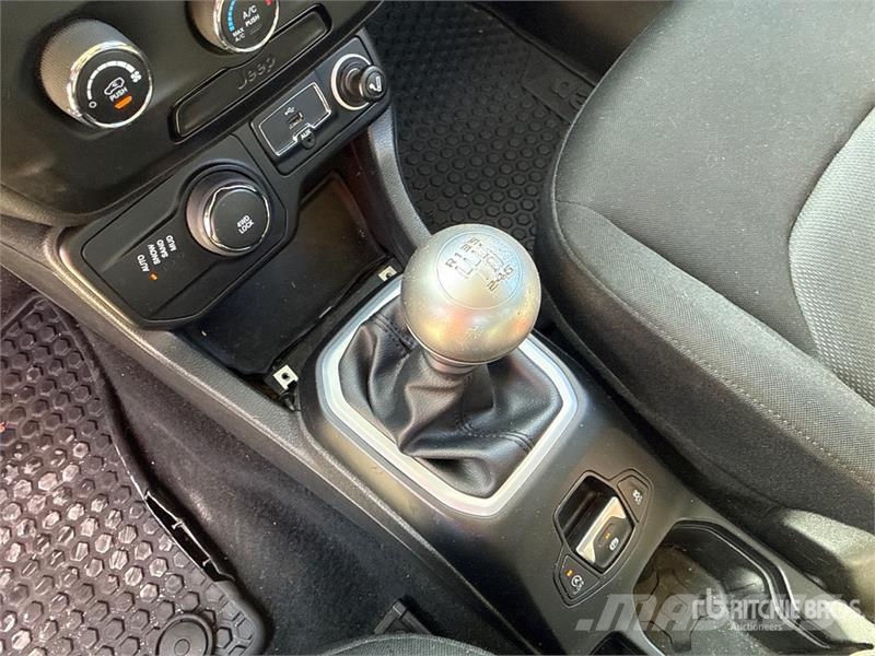Jeep Renegade 4WD SUV Automobili