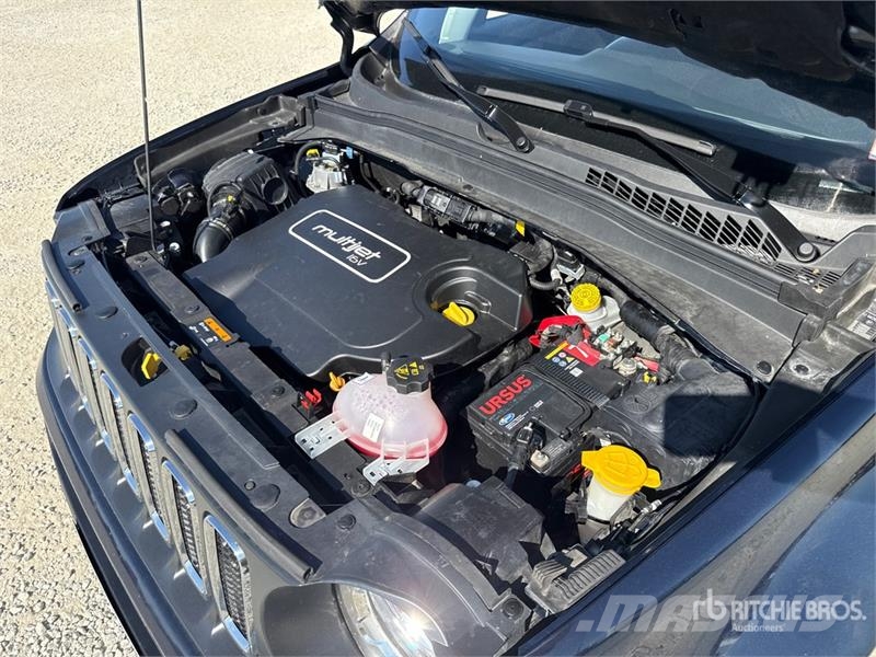 Jeep Renegade 4WD SUV Automobili