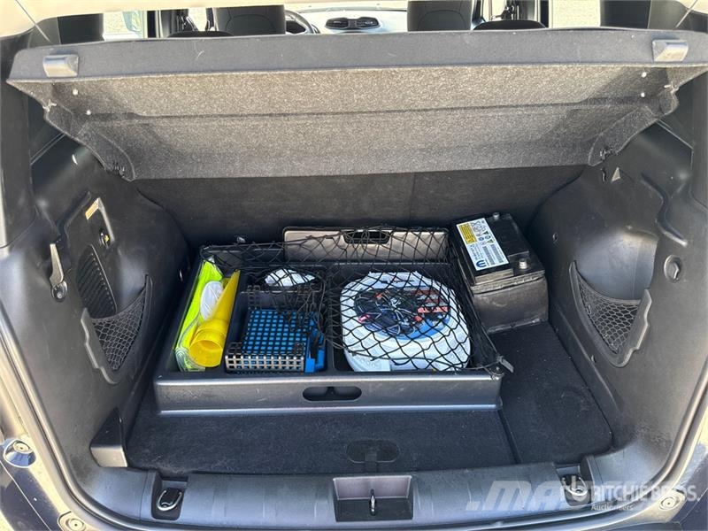 Jeep Renegade 4WD SUV Automobili