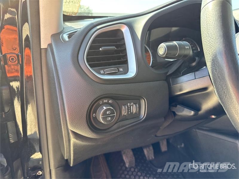 Jeep Renegade 4WD SUV Automobili