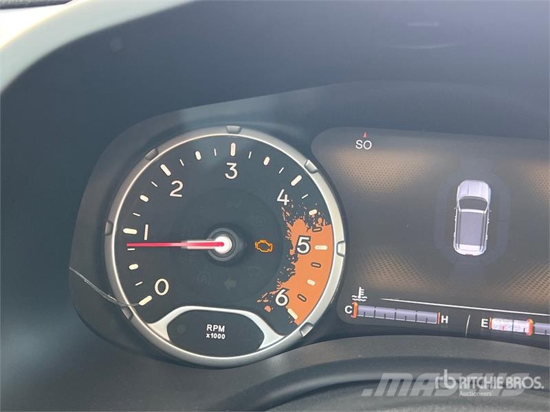 Jeep Renegade SUV Automobily