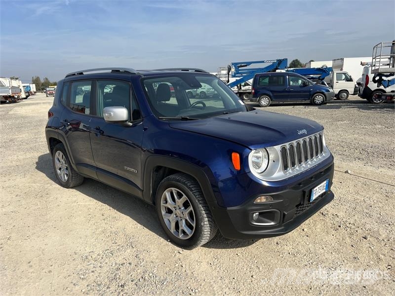 Jeep Renegade SUV Automobily