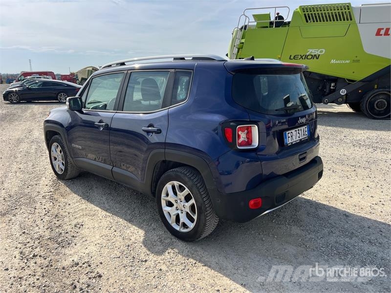 Jeep Renegade SUV Automobily