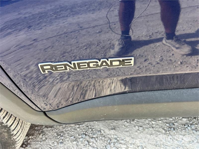 Jeep Renegade SUV Automobily