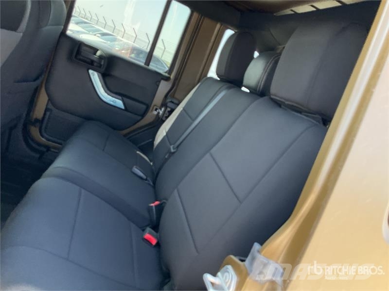 Jeep Wrangler JK Command Unlimited Sahara 4WD SUV (Unus Personbilar