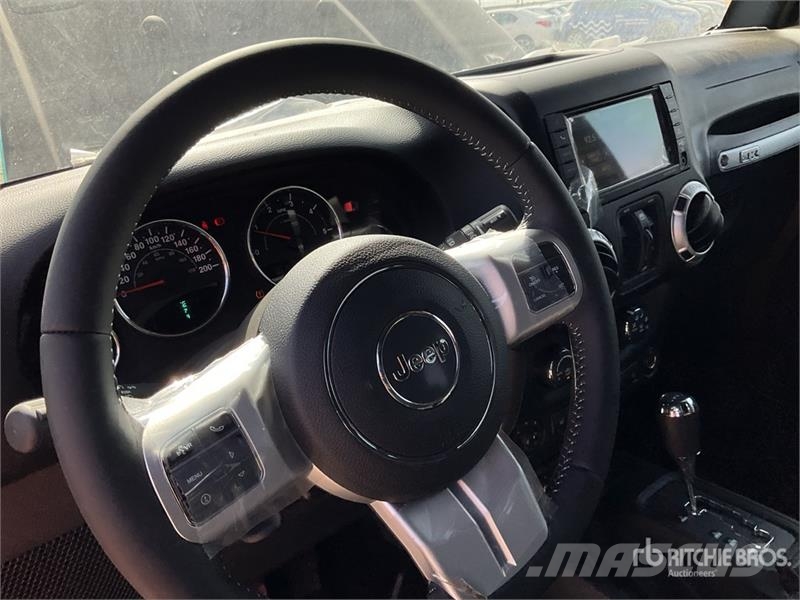 Jeep Wrangler JK Command Unlimited Sahara 4WD SUV (Unus Personbilar