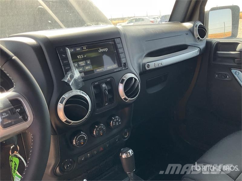 Jeep Wrangler JK Command Unlimited Sahara 4WD SUV (Unus Personbilar