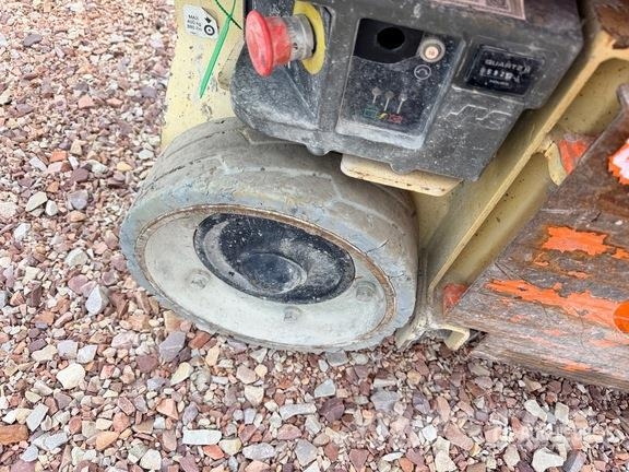 JLG 1230ES Nacelle A Mat Droit Electrique Electric Ver Vertikaalsed mast tõstukid