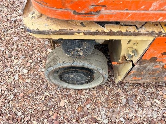 JLG 1230ES Nacelle A Mat Droit Electrique Electric Ver Vertikaalsed mast tõstukid