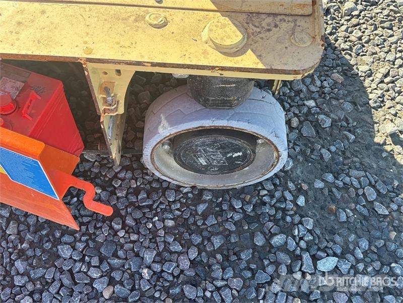 JLG 1230ES Vertical Mast Lift Vertikální sloupové výtahy