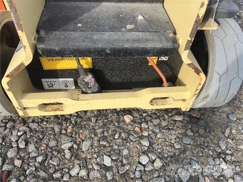 JLG 1230ES Vertical Mast Lift 垂直昇降型リフト
